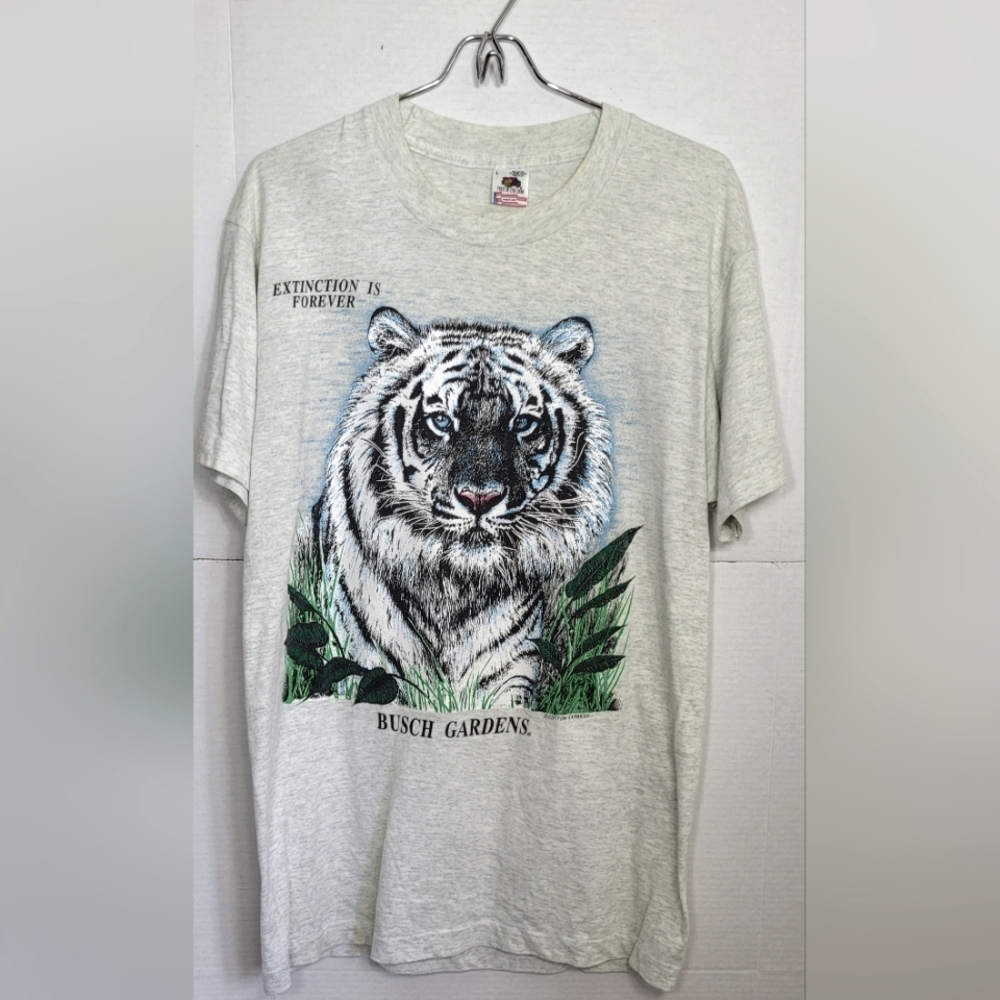 Vintage Fruit of the Loom Tiger shirt large